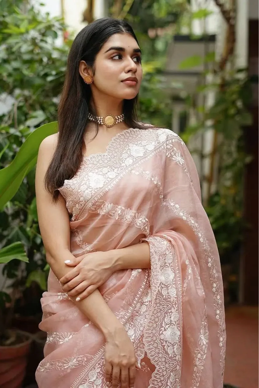 Designer Sarees – Where Tradition Meets Modern Elegance Whether you’re getting ready for a wedding, a festive night, or a special celebration,