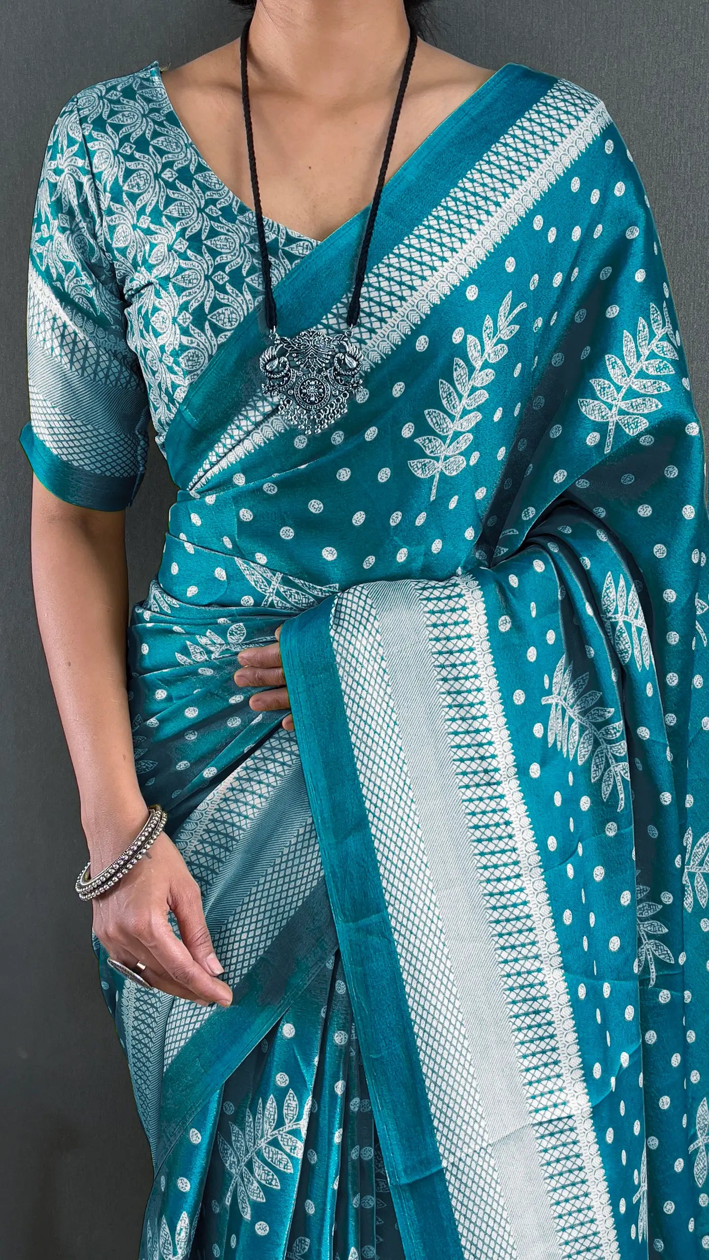 Bandhani Leaf Print Saree