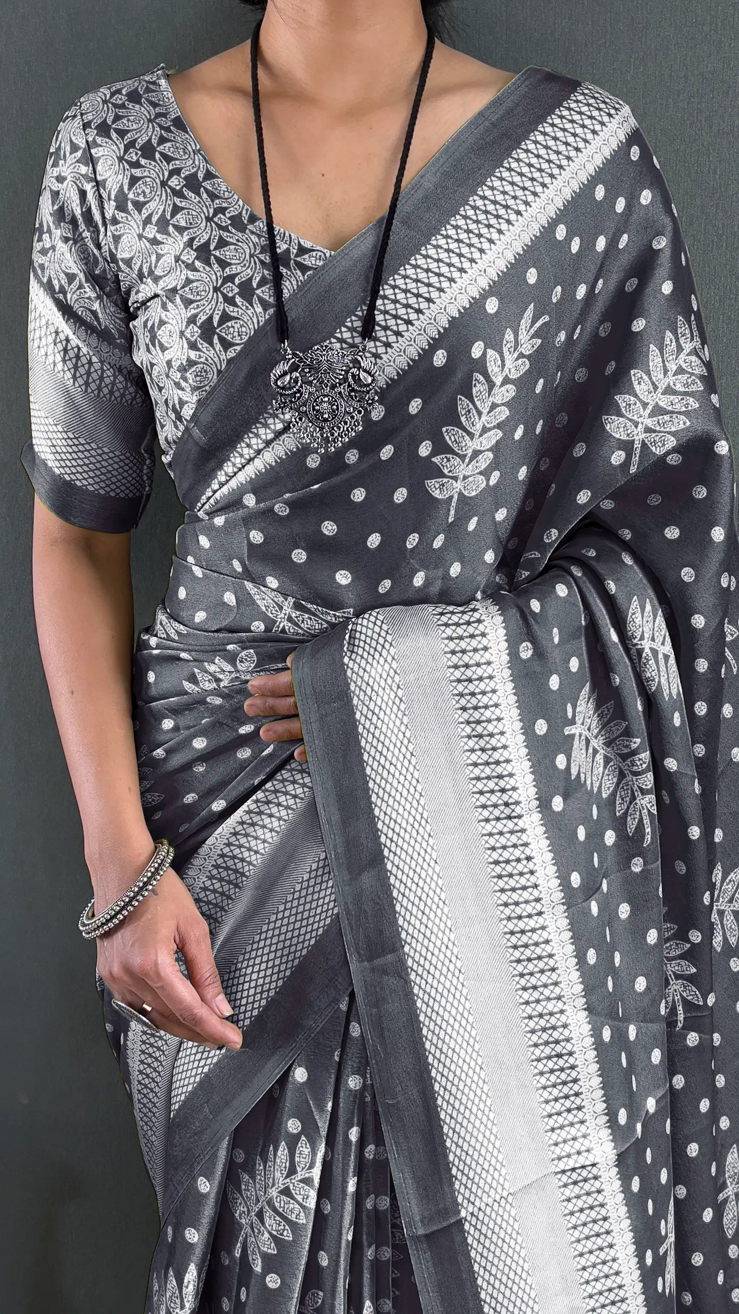 Bandhani Leaf Print Saree