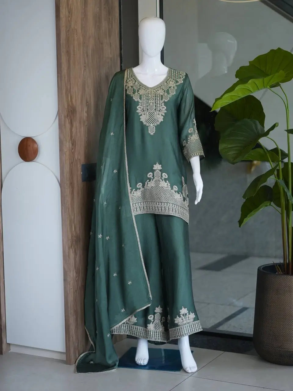 Beautiful Rangoli Crush Zari Embroidery Kurta 3 piece set