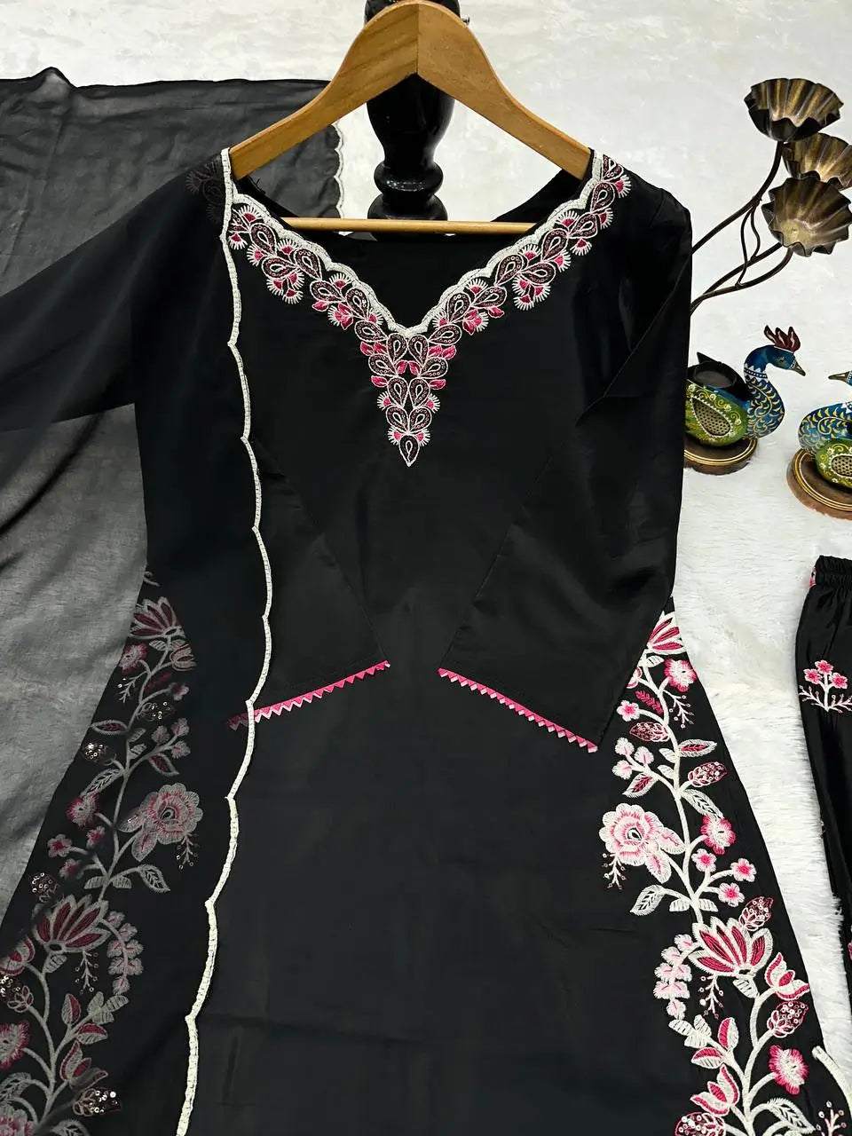 Black Floral Embroidered Kurti Set