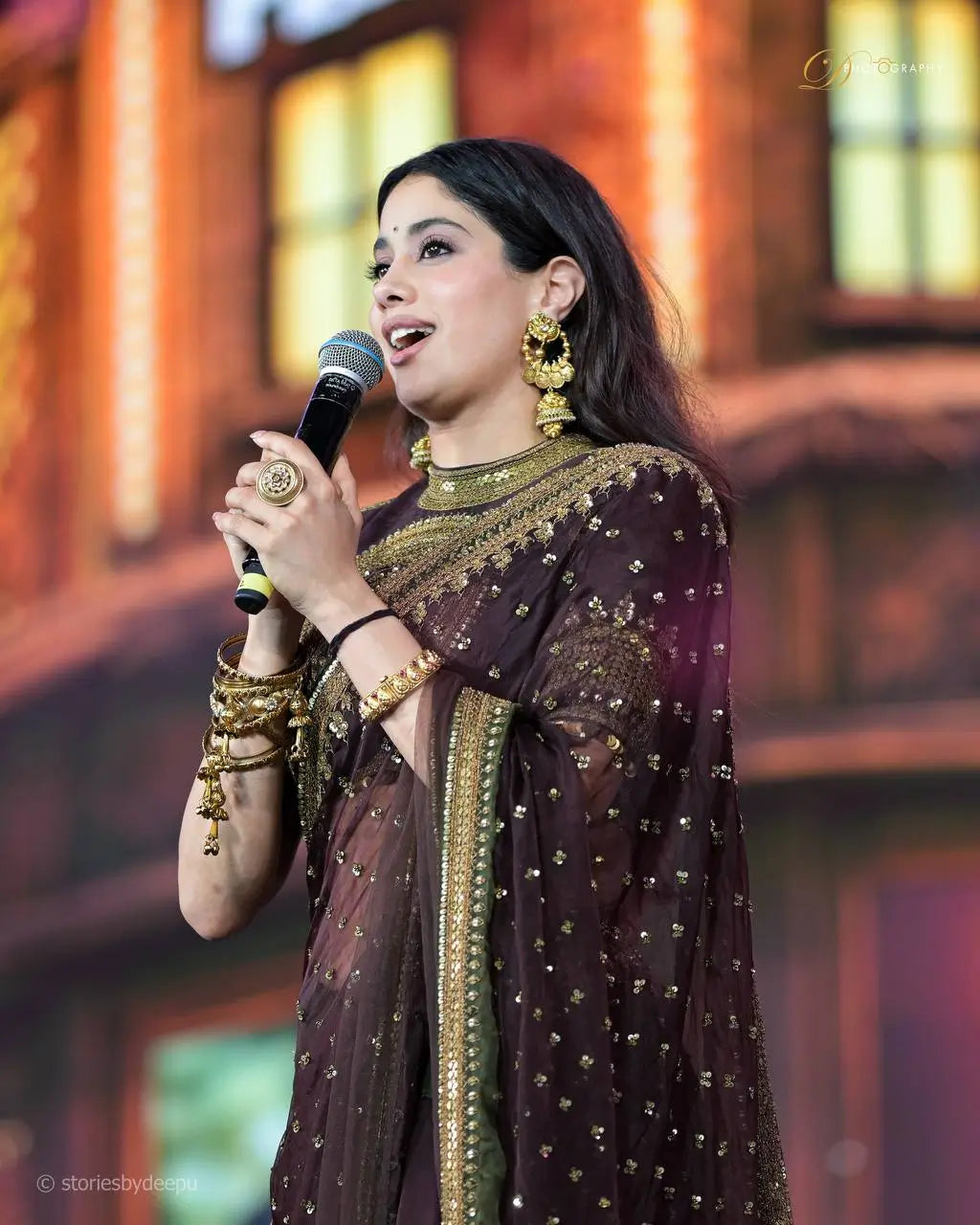 Bollywood inspired Twil shimmer silk saree with blouse