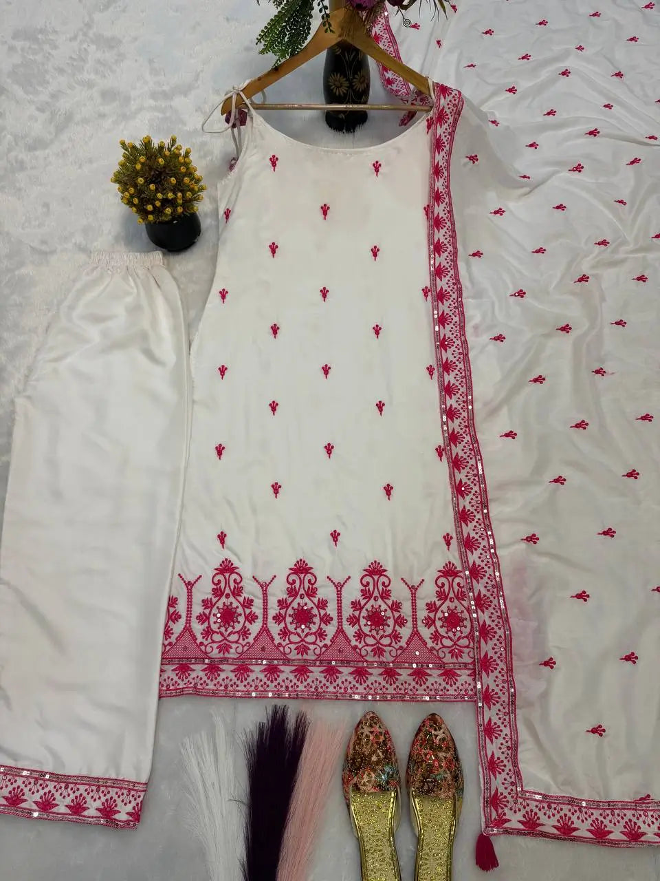 Contrast Border Booti Suit