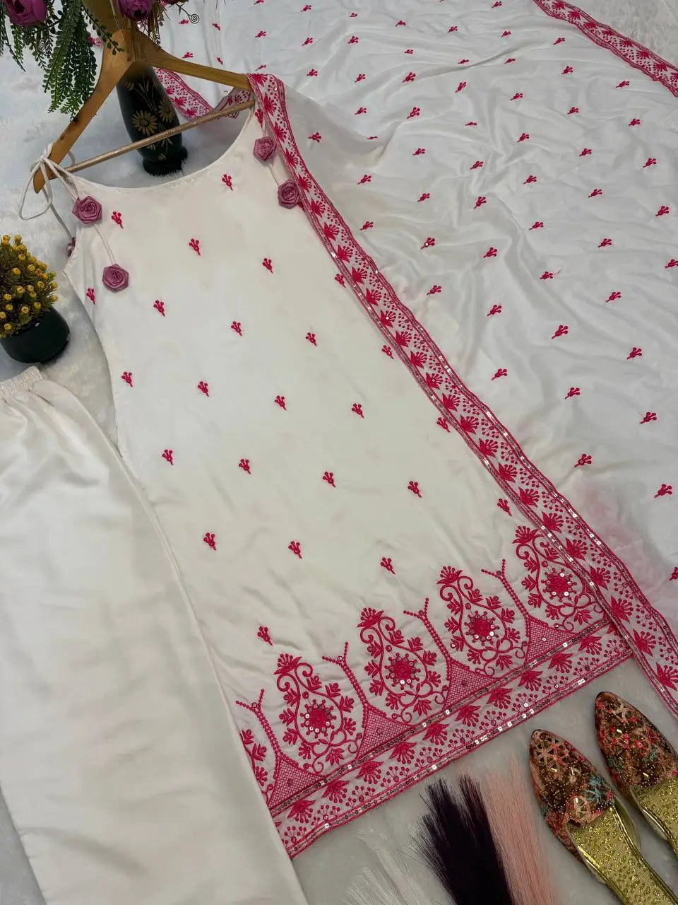 Contrast Border Booti Suit