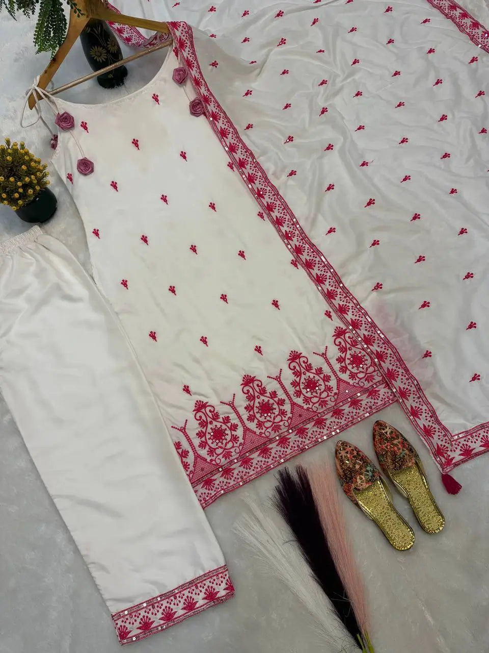 Contrast Border Booti Suit