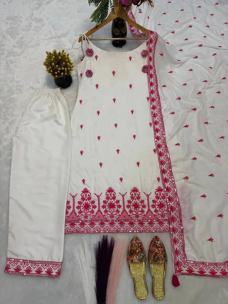Contrast Border Booti Suit