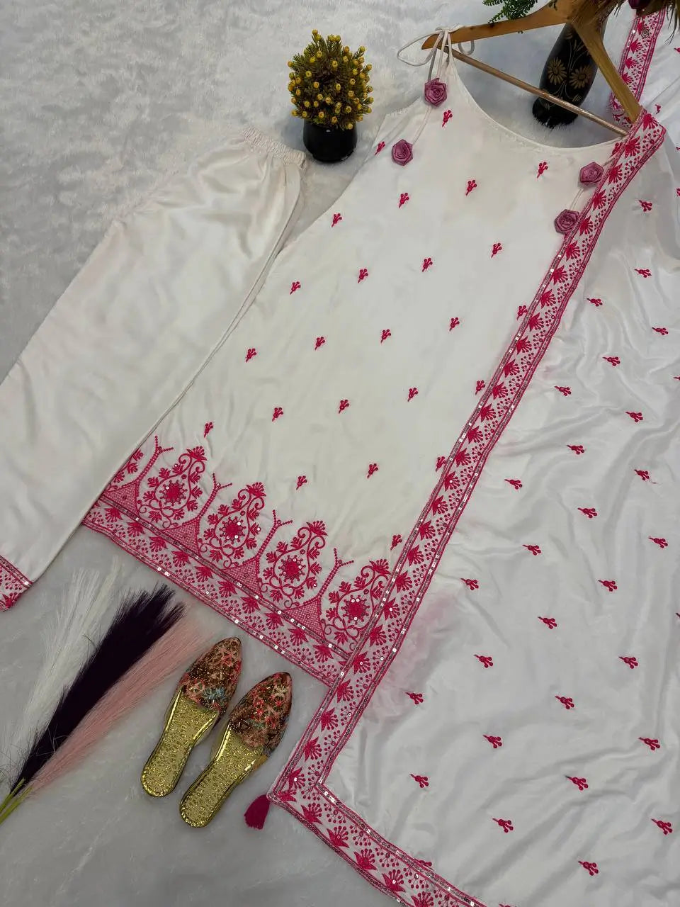 Contrast Border Booti Suit