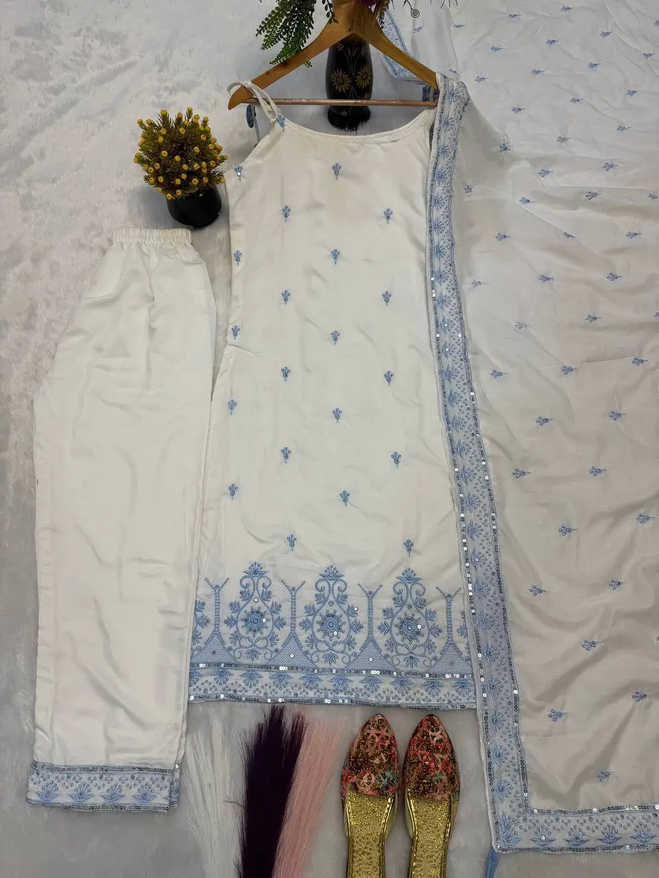 Contrast Border Booti Suit