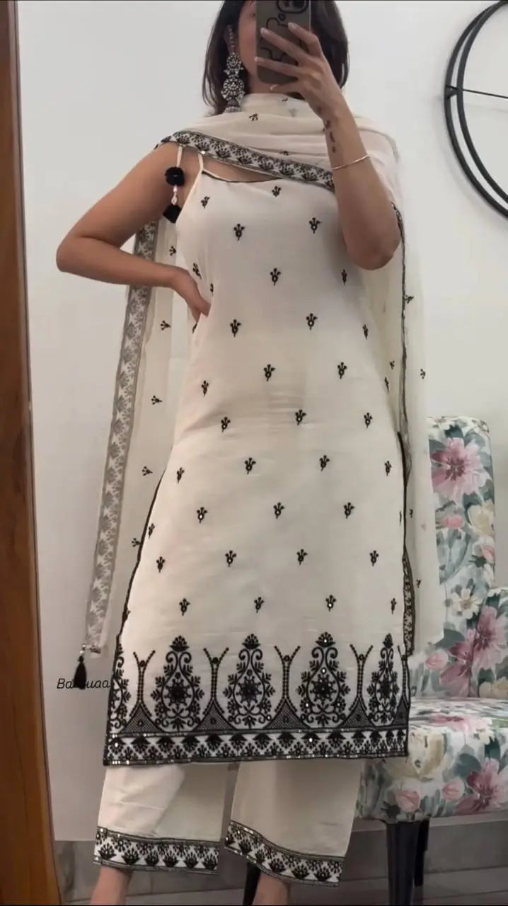 Contrast Border Booti Suit
