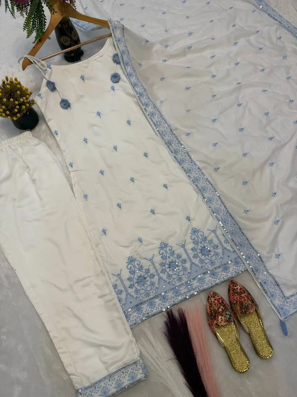 Contrast Border Booti Suit
