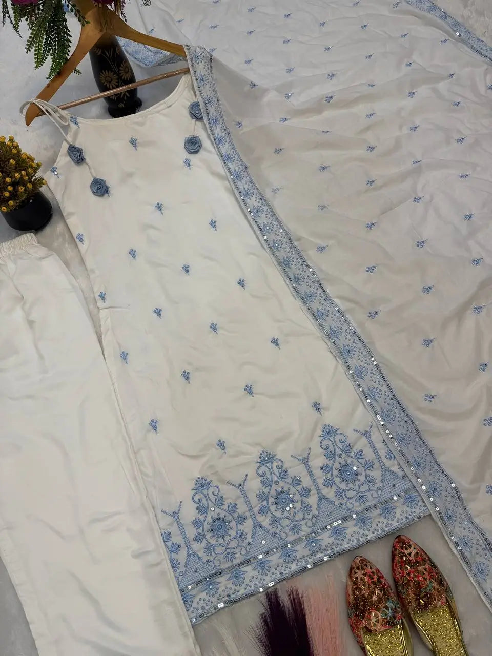 Contrast Border Booti Suit