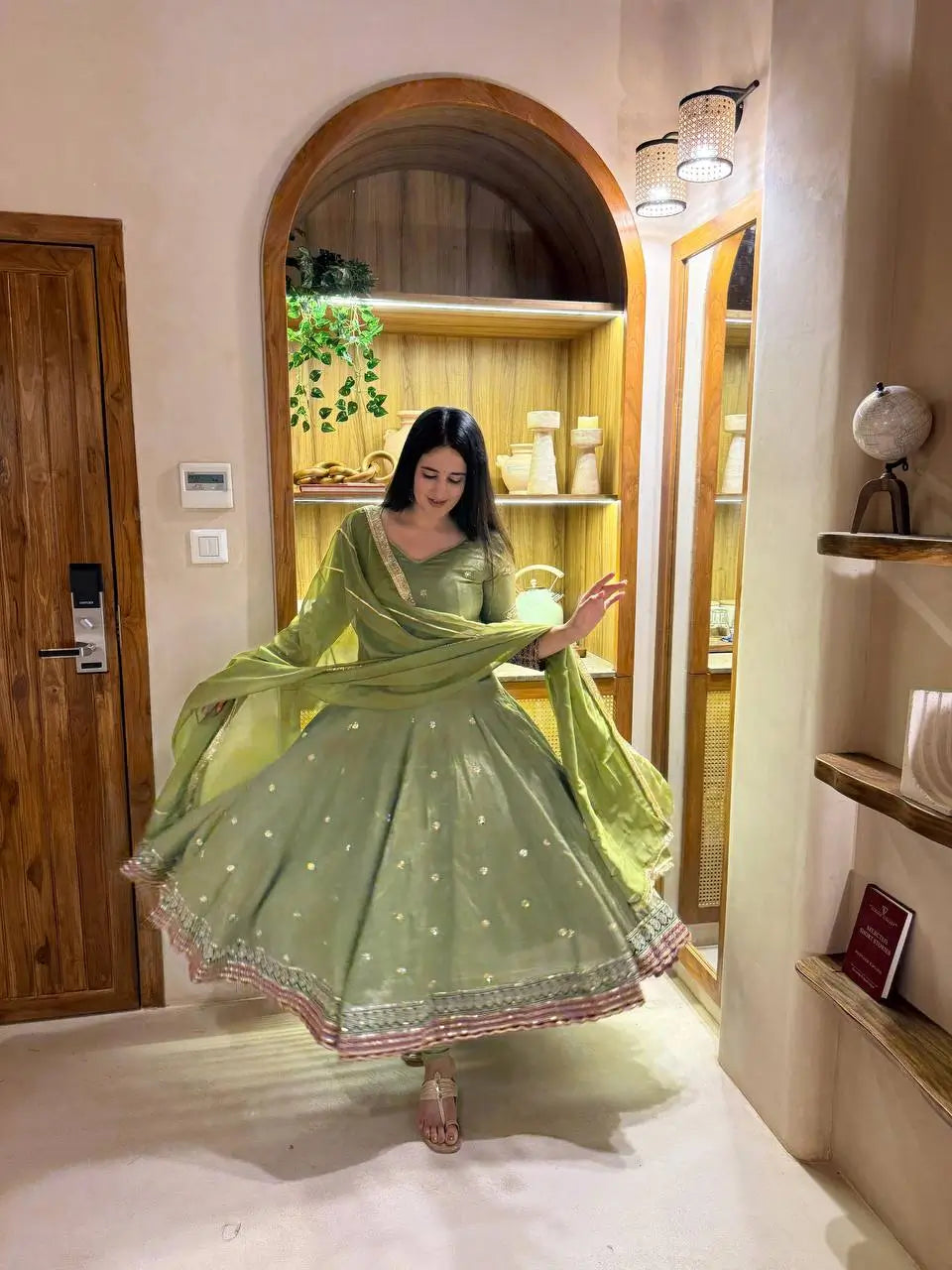 Elegant Anarkali Suit Set with Organza Dupatta for Festive and Ethnic Wear