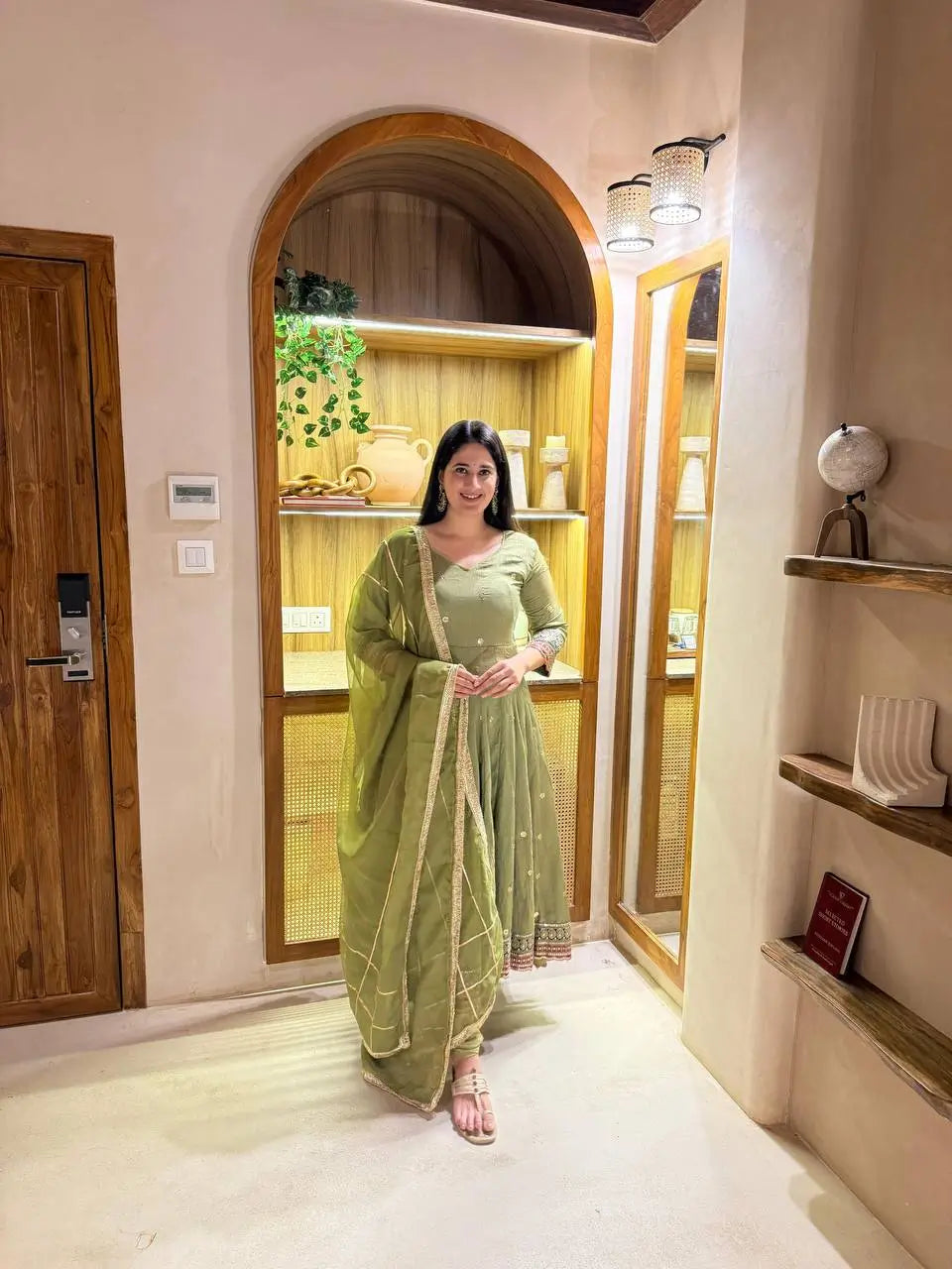 Elegant Anarkali Suit Set with Organza Dupatta for Festive and Ethnic Wear