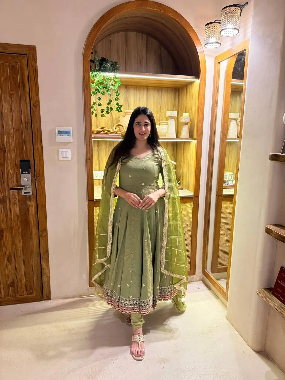 Elegant Anarkali Suit Set with Organza Dupatta for Festive and Ethnic Wear