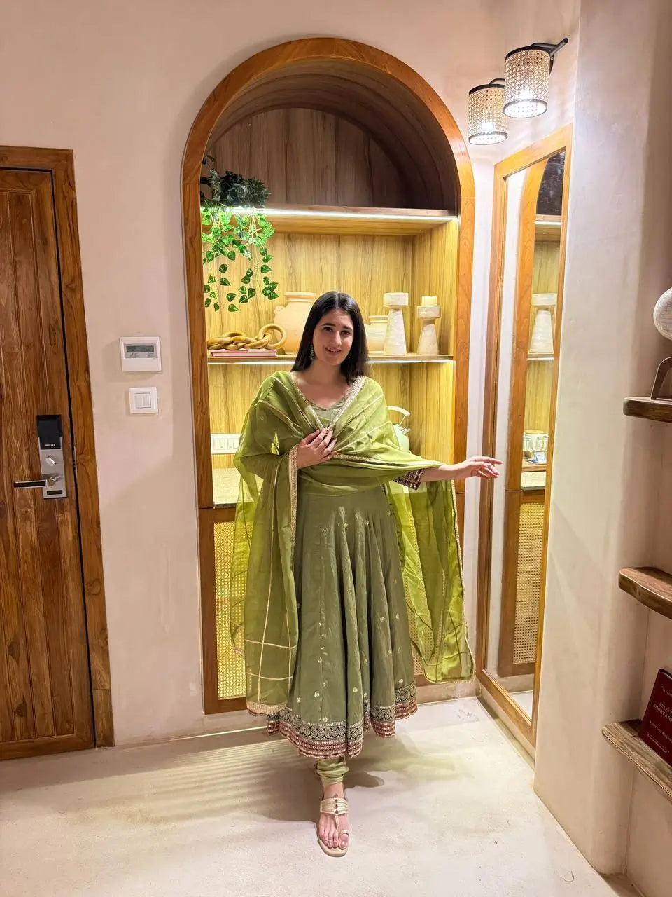 Elegant Anarkali Suit Set with Organza Dupatta for Festive and Ethnic Wear