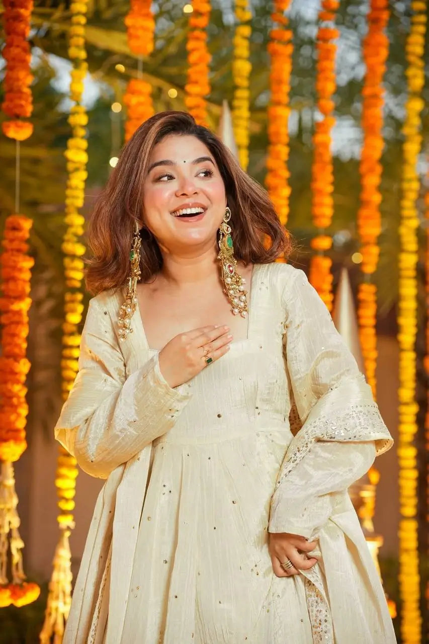 Elegant Chinnon Silk Gown Set