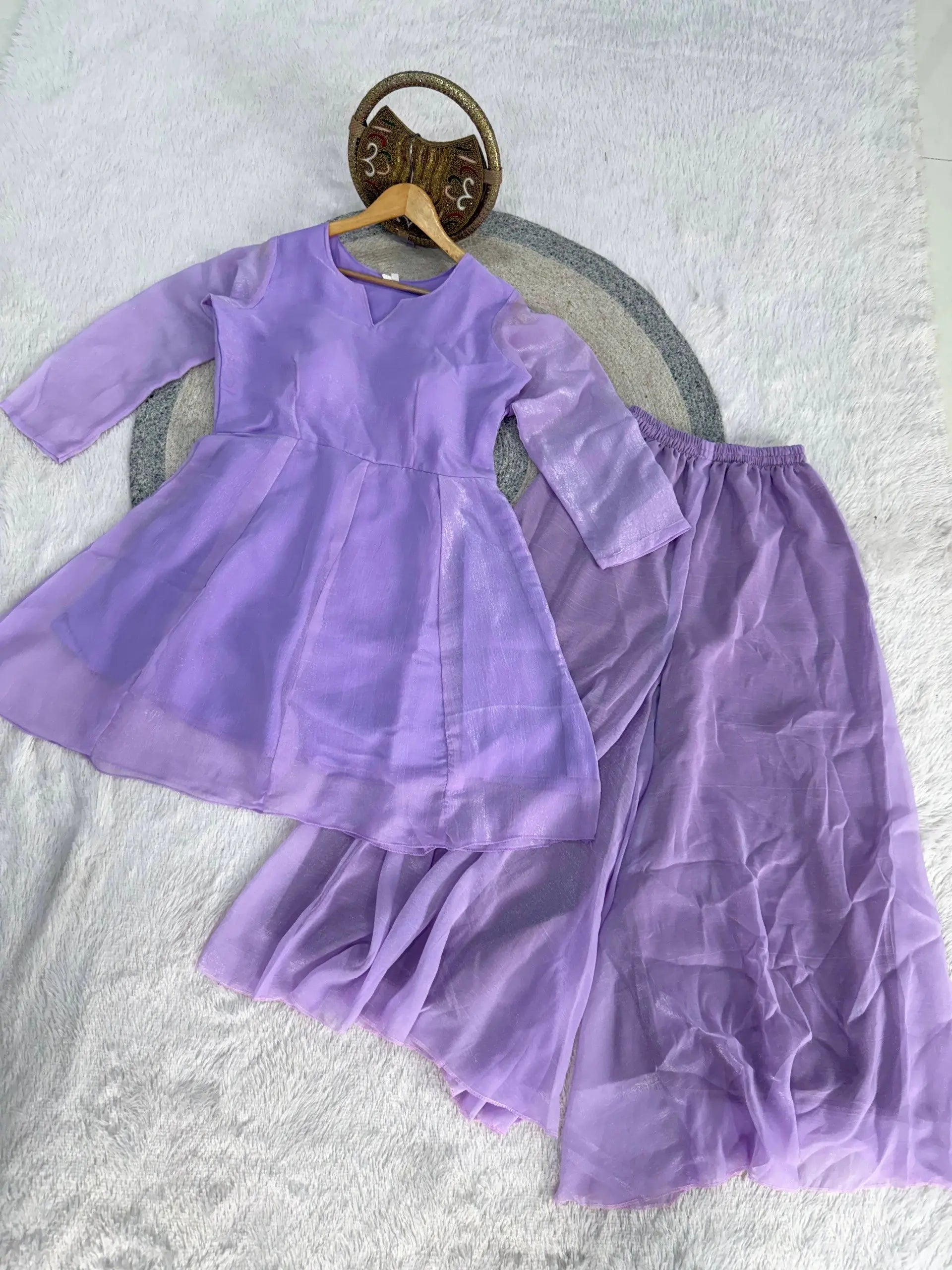 Elegant Crunchy Silk Suit Set for Festive and Occasion Wear