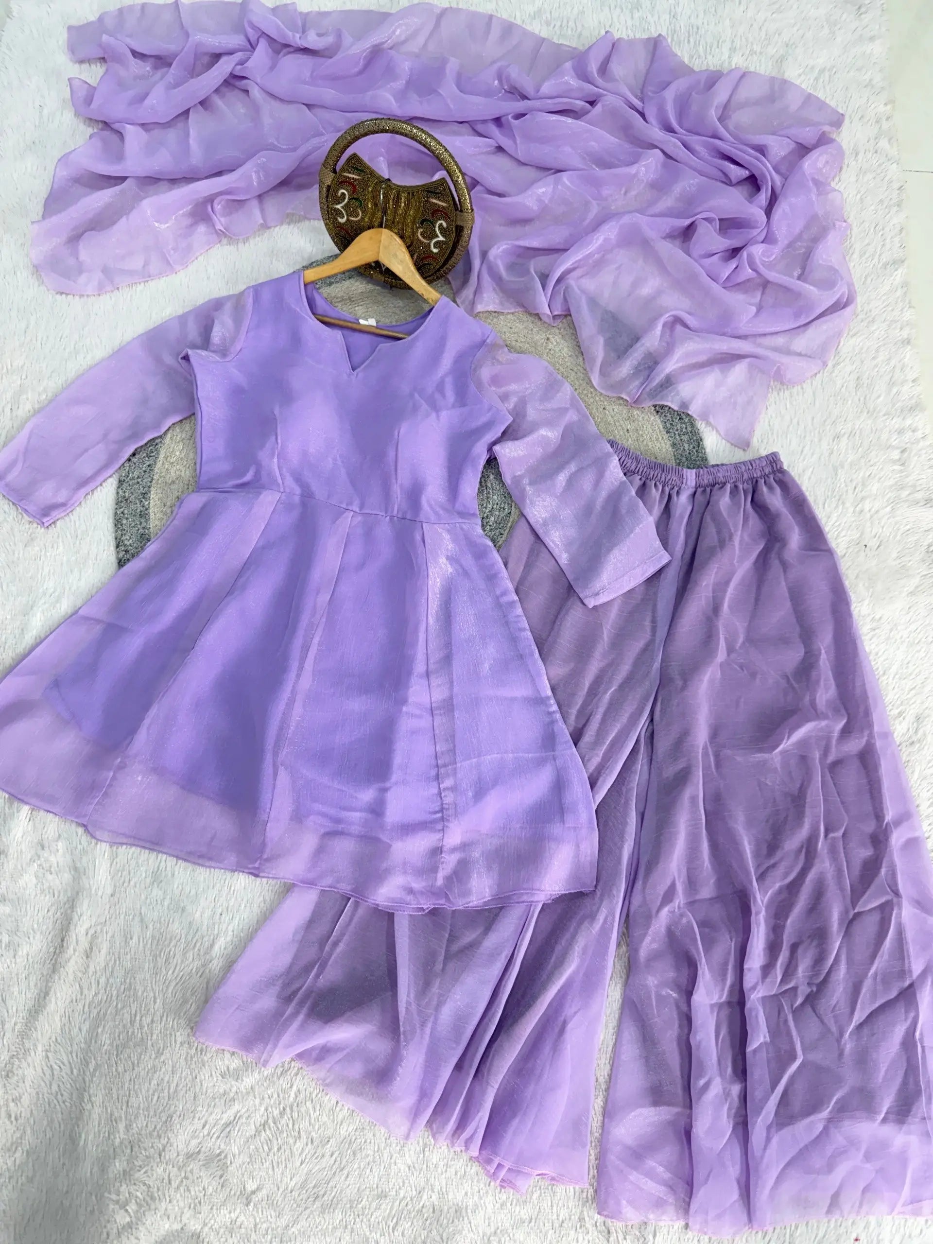 Elegant Crunchy Silk Suit Set for Festive and Occasion Wear