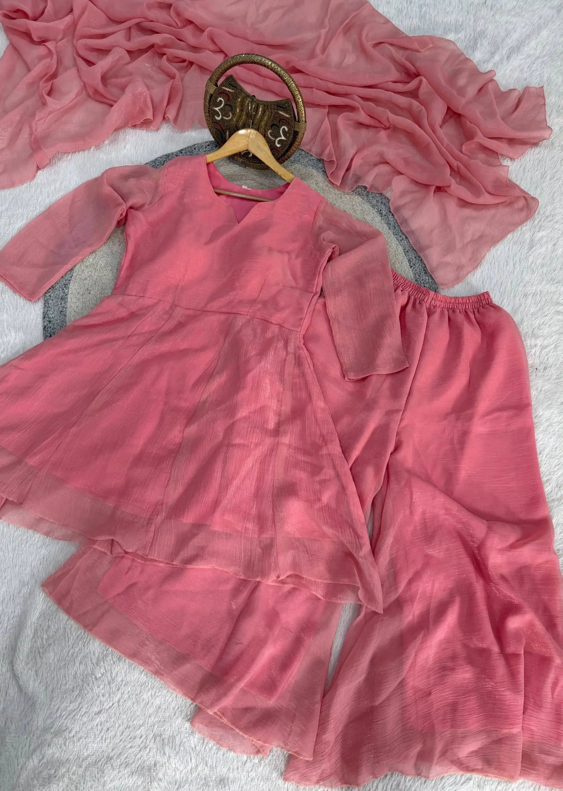 Elegant Crunchy Silk Suit Set for Festive and Occasion Wear