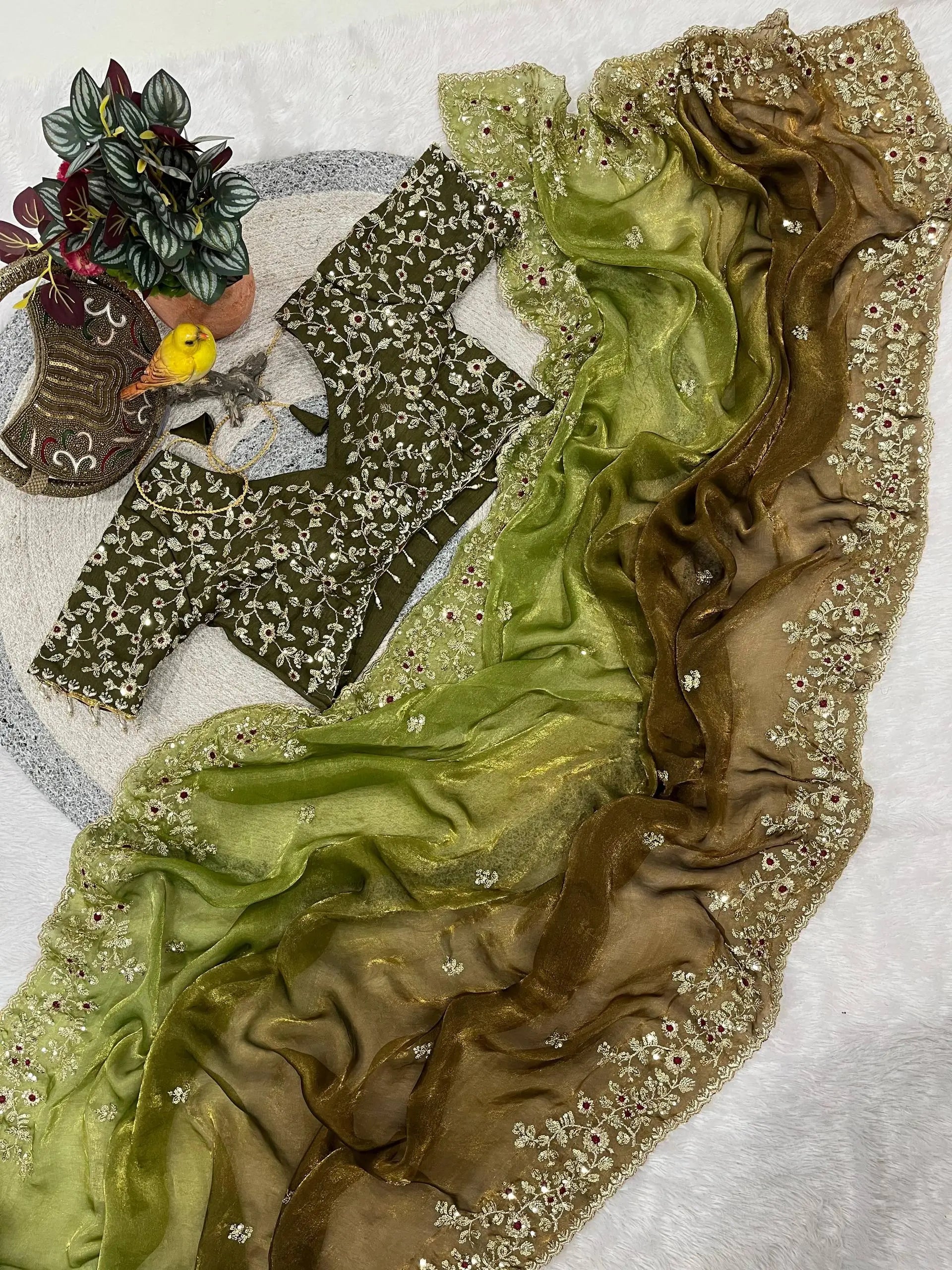 Elegant Fandy Chiffon Silk Saree for Festive and Occasion Wear