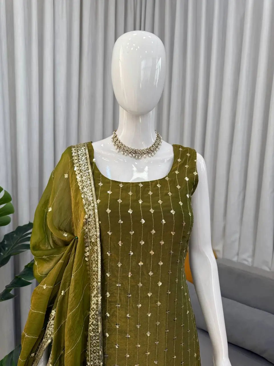 Elegant Fendy Silk Embroidered Kurta Set for Festive and Wedding Wear