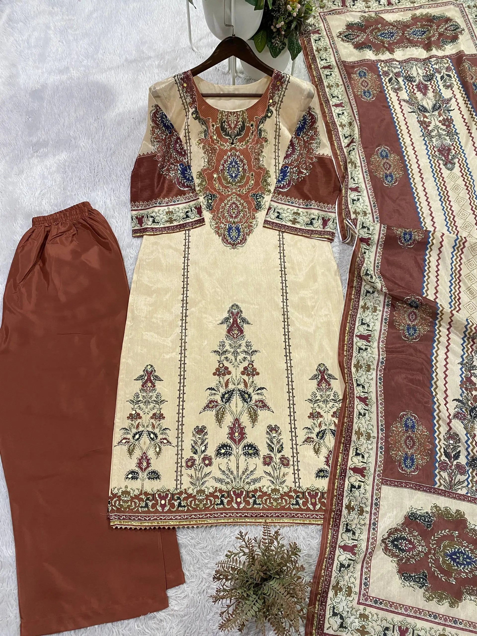 Elegant Printed Chinon Suit Set for Festive and Daily Ethnic Wear