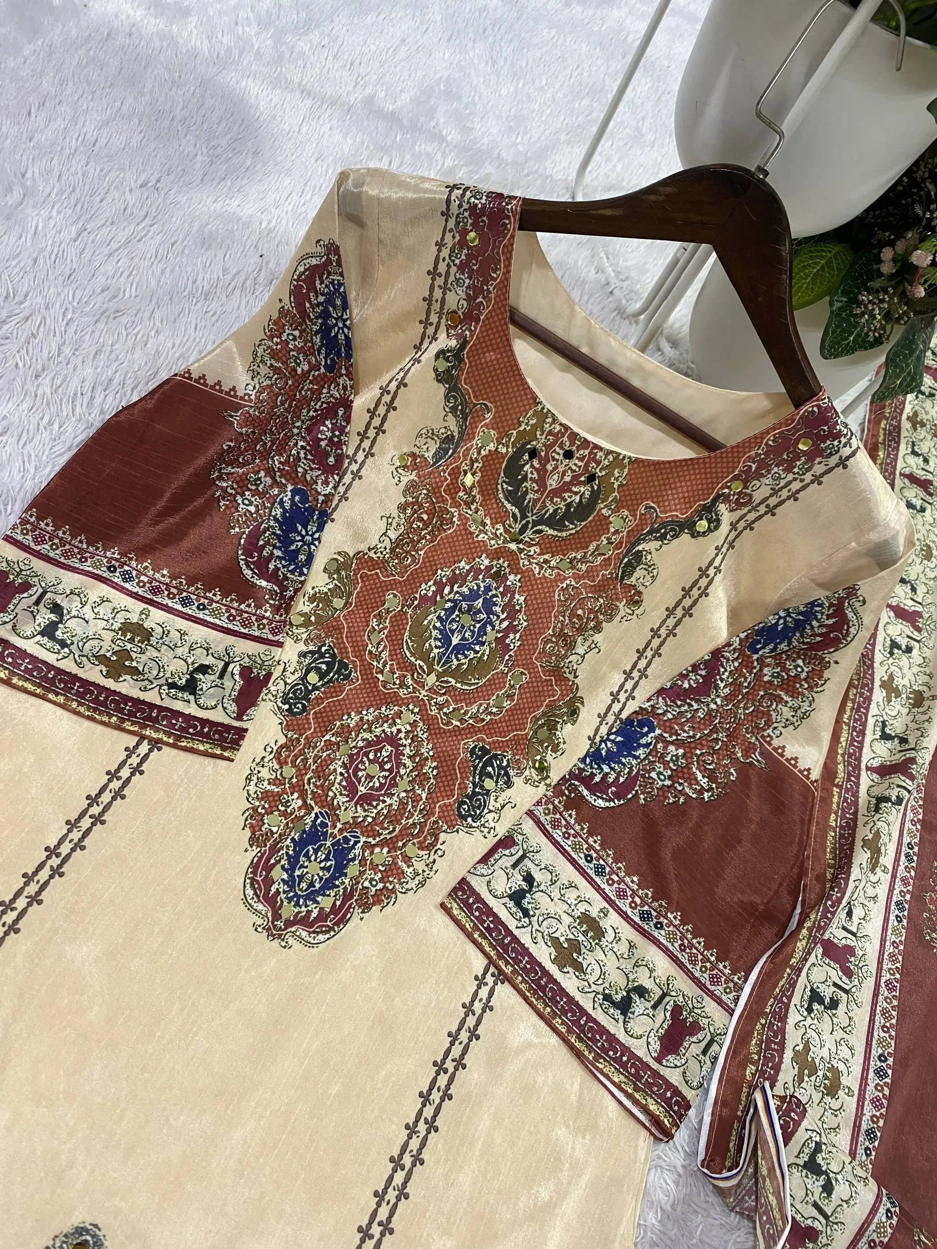 Elegant Printed Chinon Suit Set for Festive and Daily Ethnic Wear