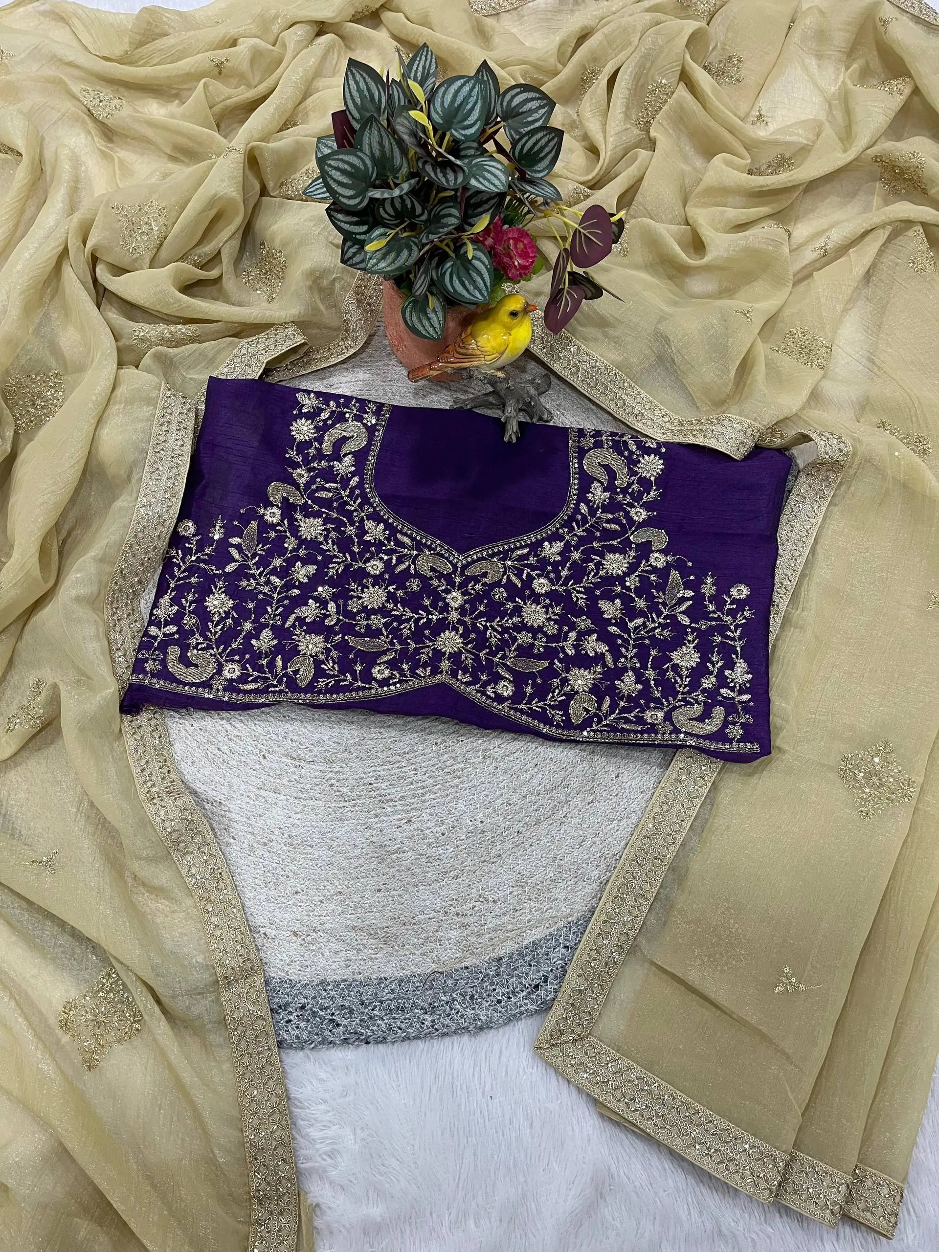 Elegant Soft Crunchy Silk Designer Saree for Festive and Wedding Wear