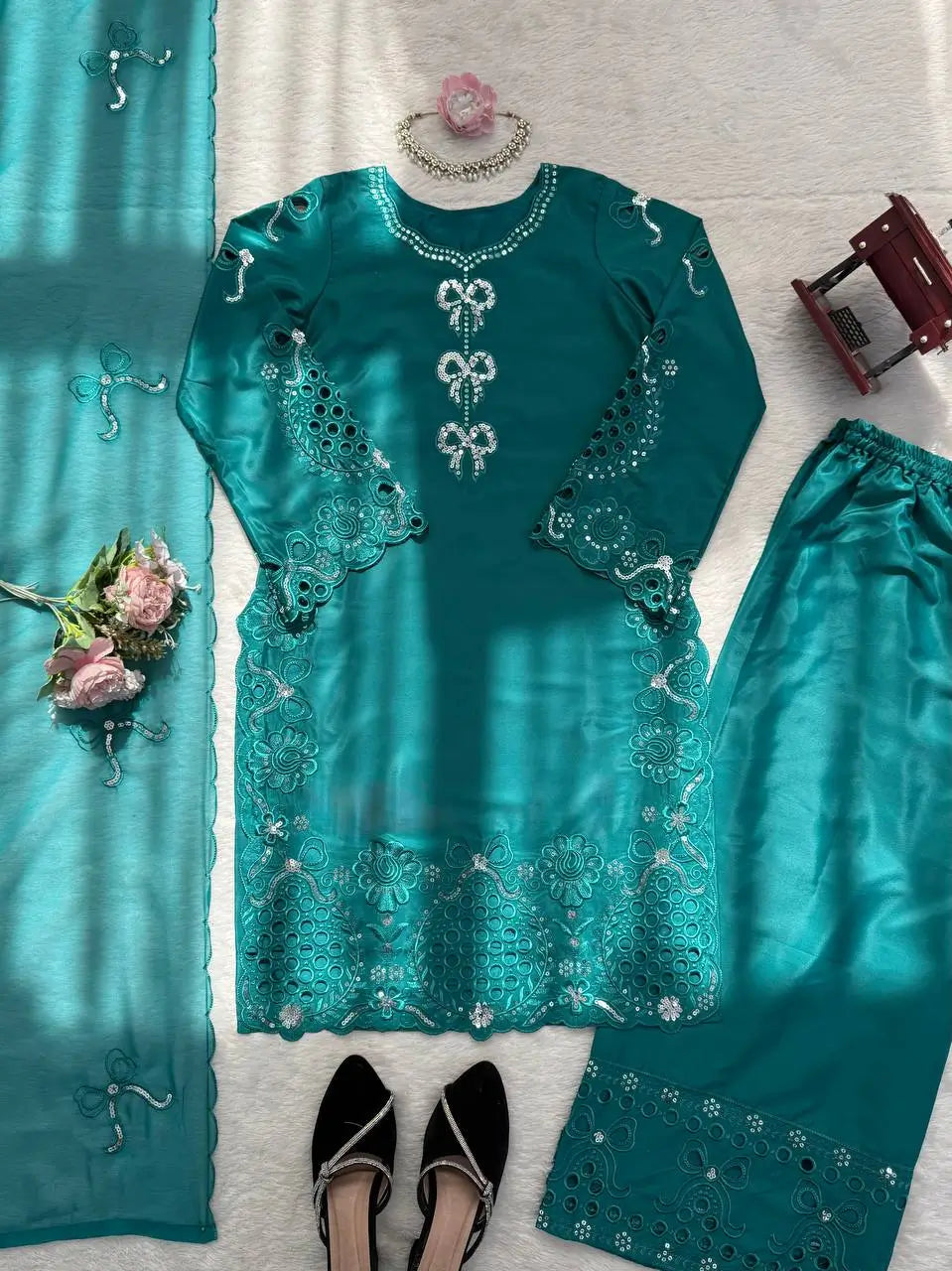 Elegant Thread Work Silk Suit Set for Festive and Family Occasions