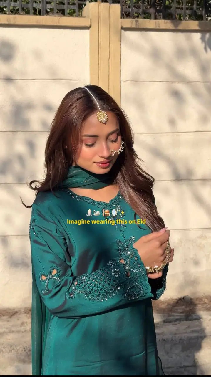 Elegant Thread Work Silk Suit Set for Festive and Family Occasions