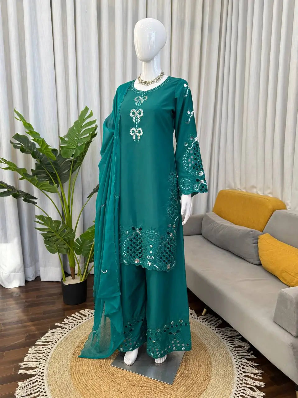Elegant Thread Work Silk Suit Set for Festive and Family Occasions