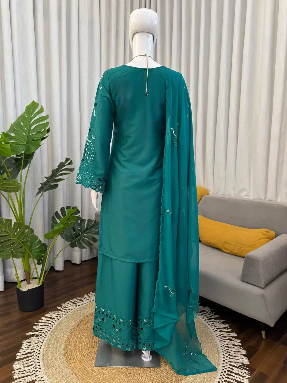 Elegant Thread Work Silk Suit Set for Festive and Family Occasions