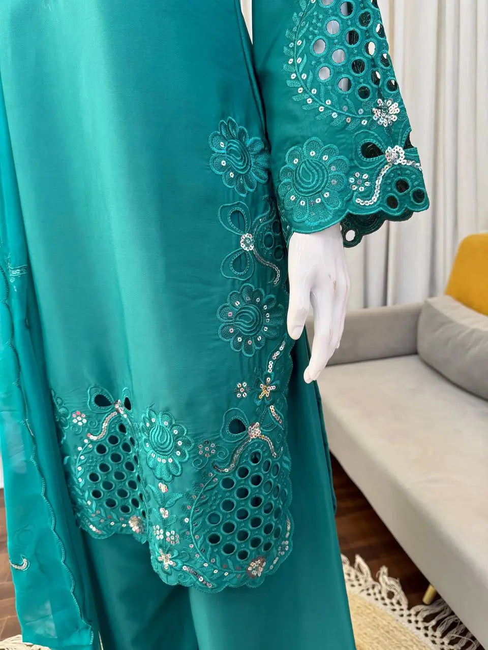 Elegant Thread Work Silk Suit Set for Festive and Family Occasions