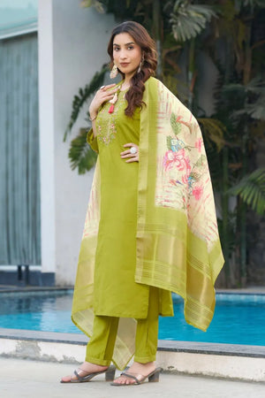 Elegant Viscose Silk Embroidered Kurti Set with Pant & Maslin Silk Dupatta – Stitched 3 Piece Set