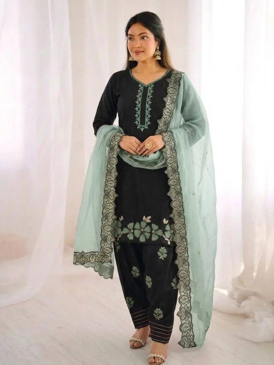 Embroidered Farshi Pant Suit Set for Festive and Wedding Wear