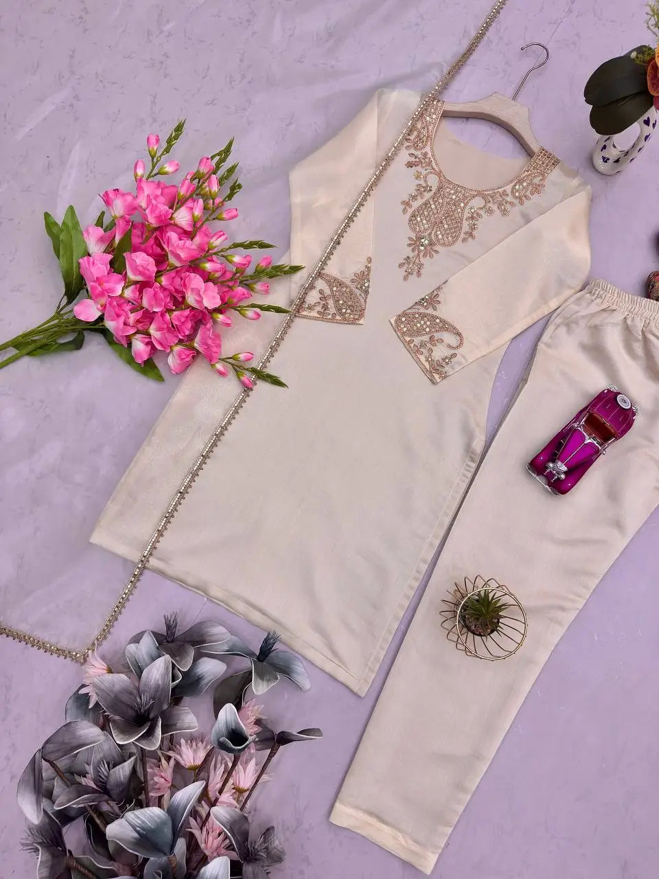 Embroidered Viscose Simer Kurta Set with Organza Dupatta