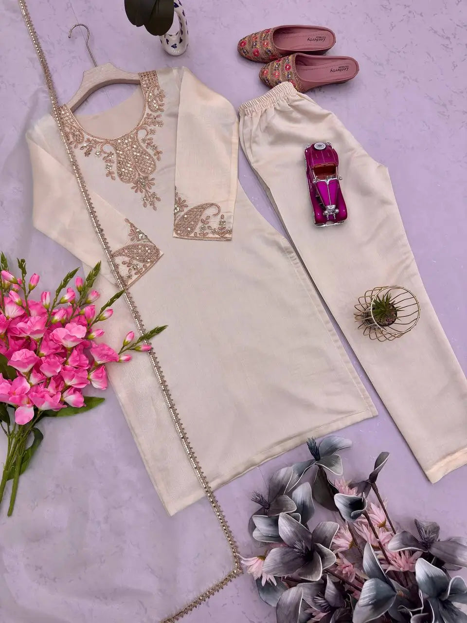 Embroidered Viscose Simer Kurta Set with Organza Dupatta