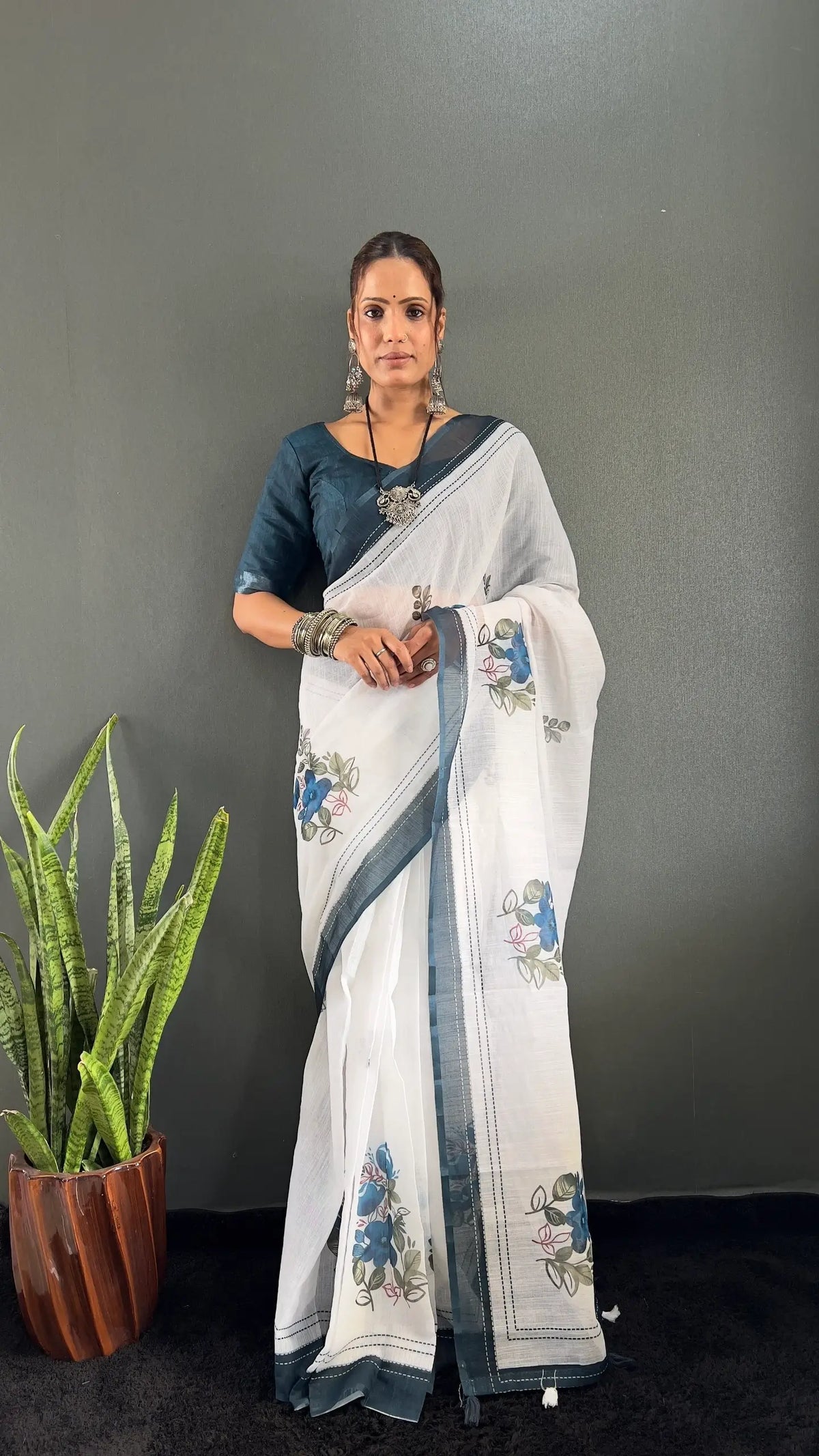 Floral Print Linen Saree