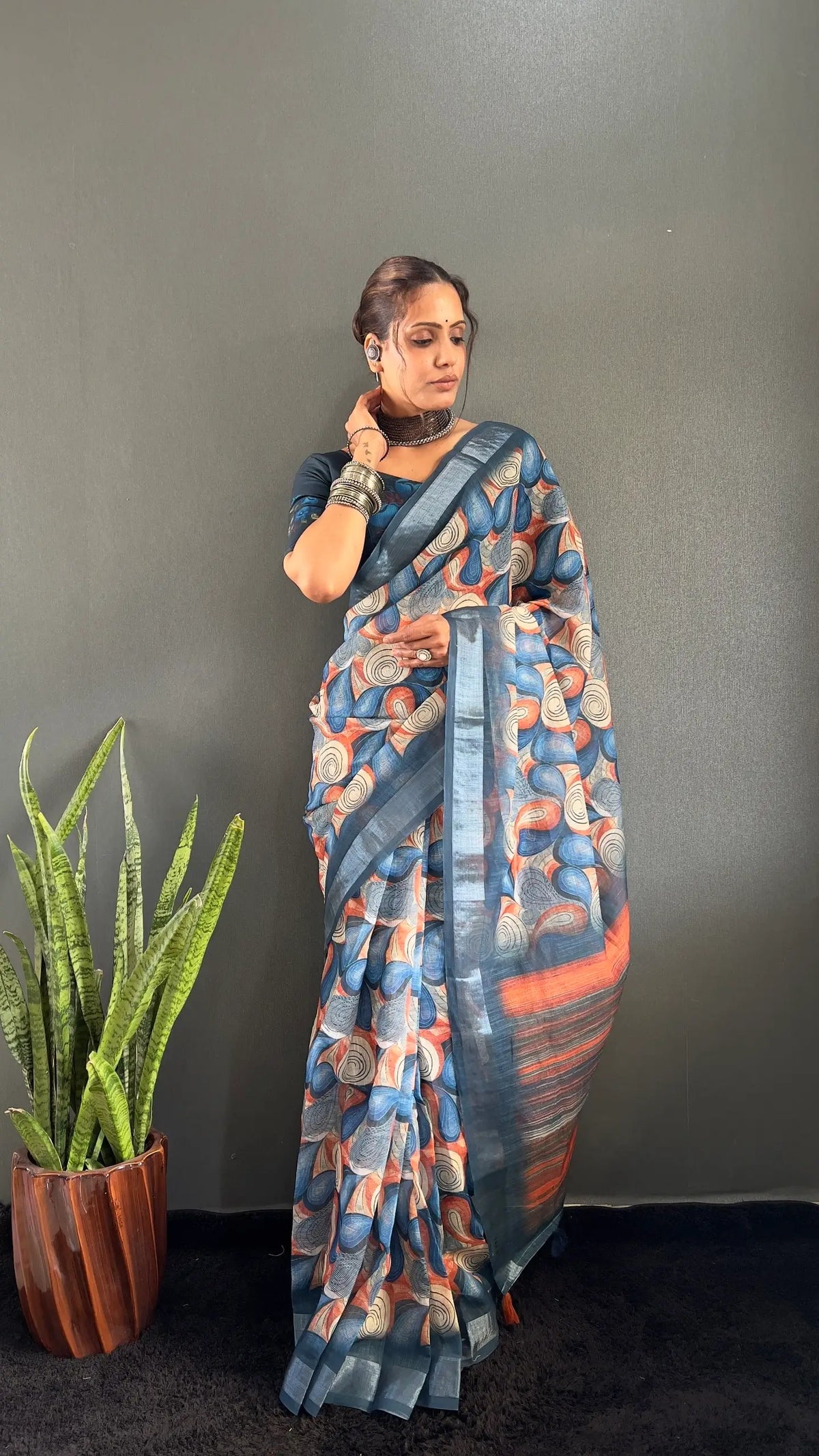 Floral Print Linen Saree