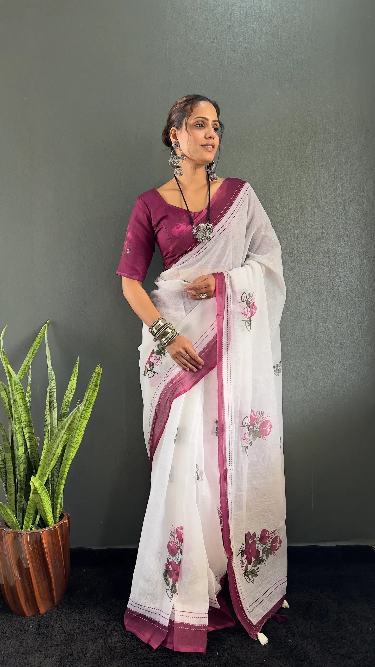 Floral Print Linen Saree