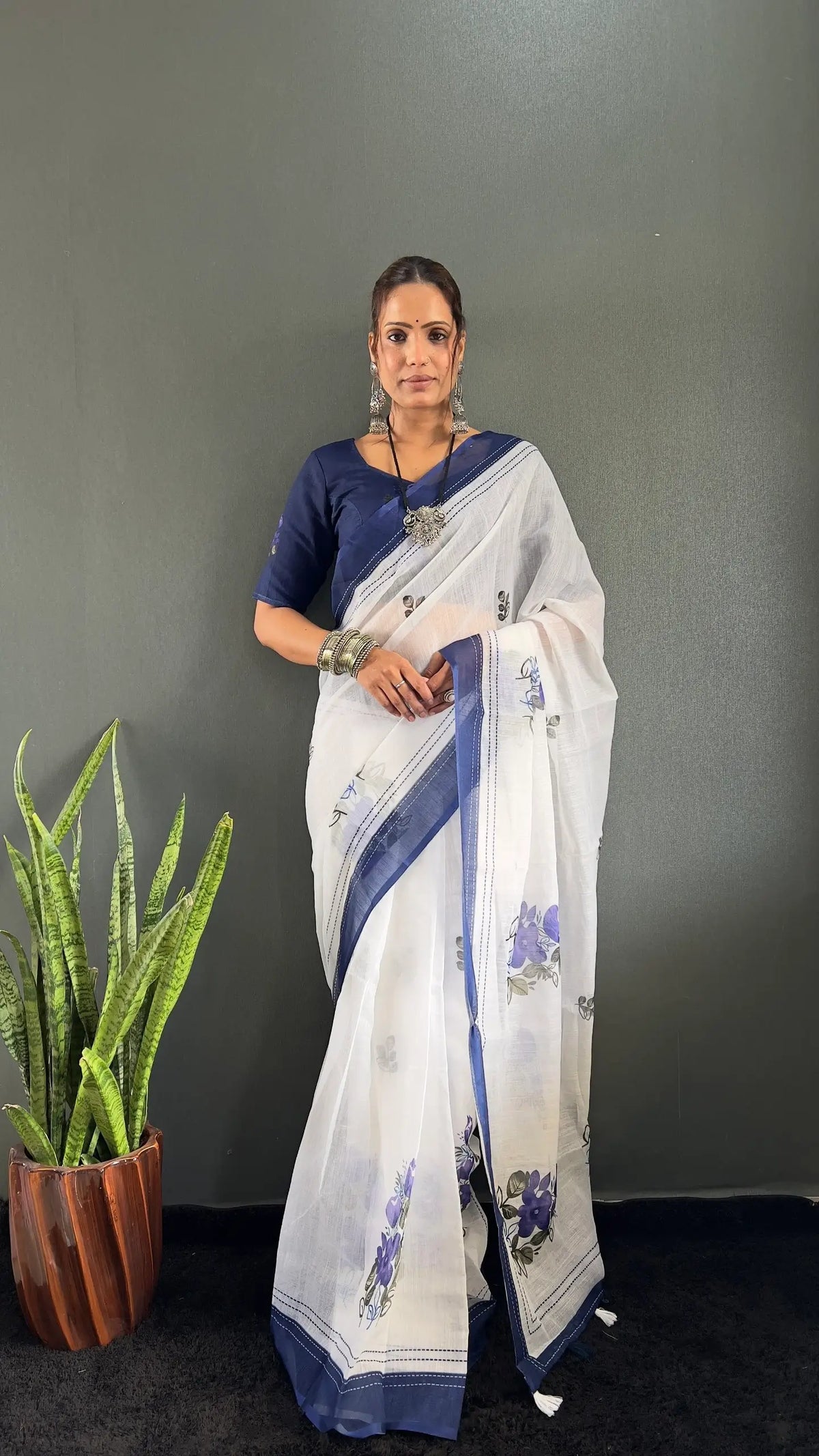 Floral Print Linen Saree