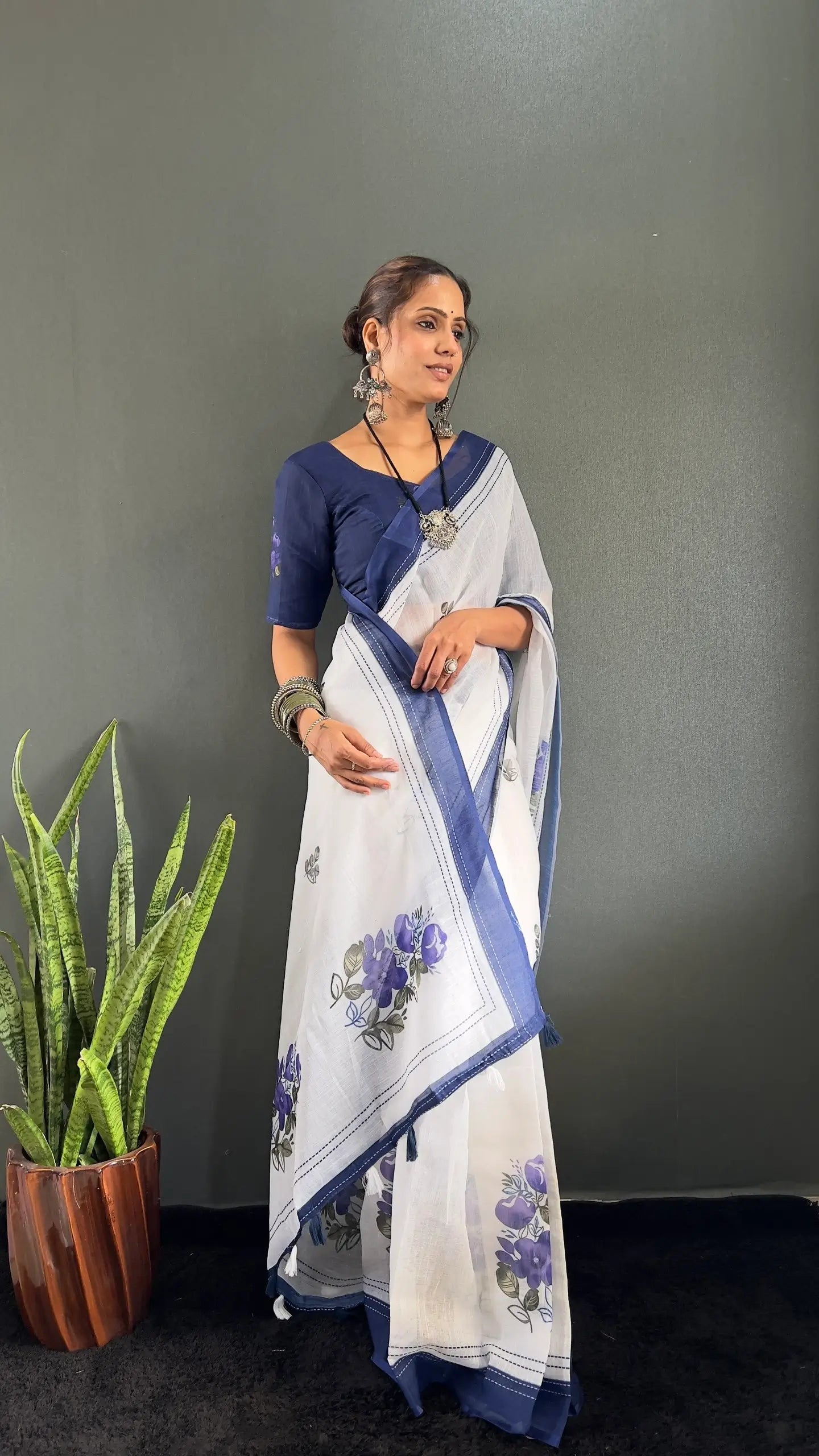 Floral Print Linen Saree