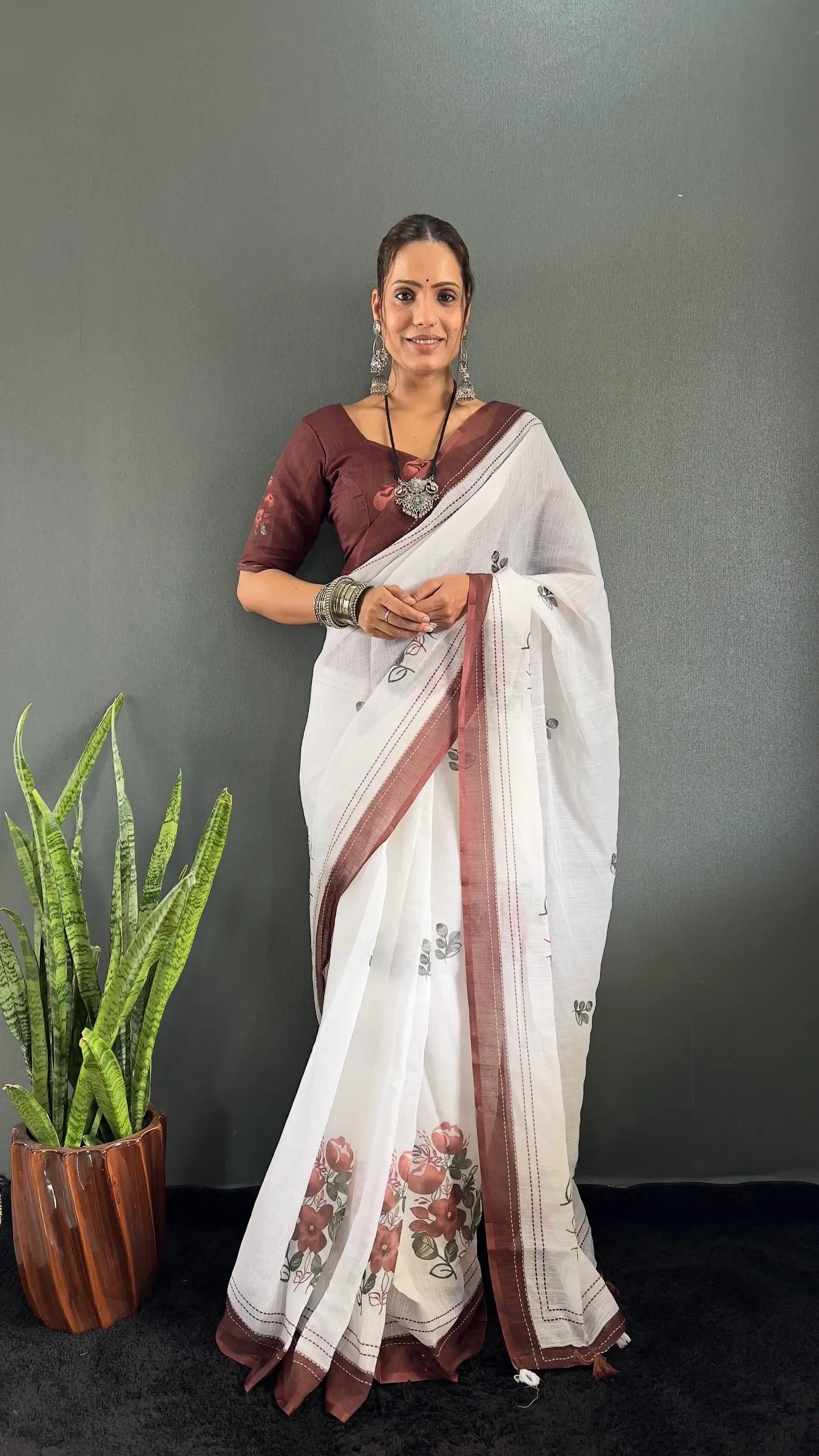 Floral Print Linen Saree