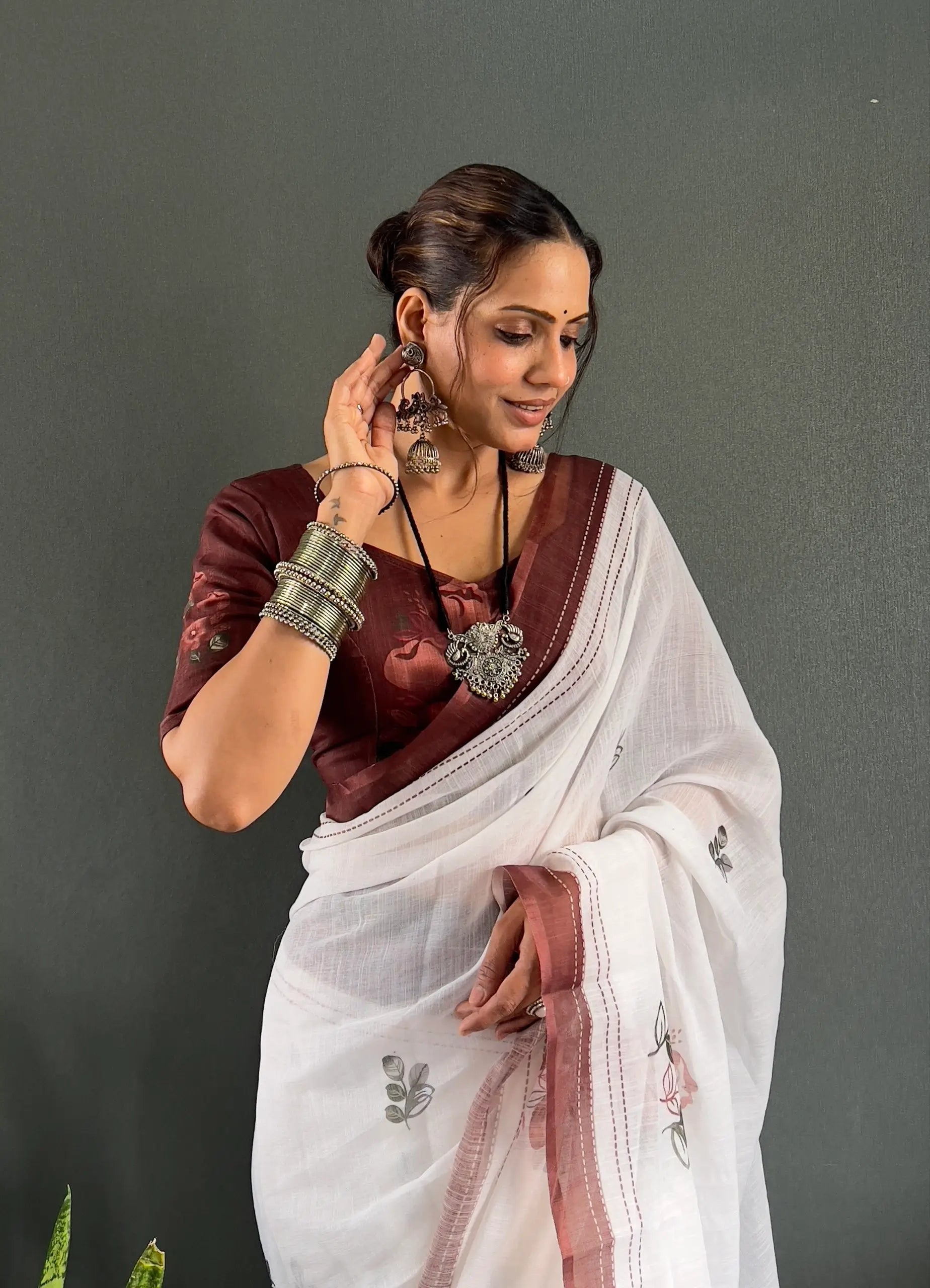 Floral Print Linen Saree