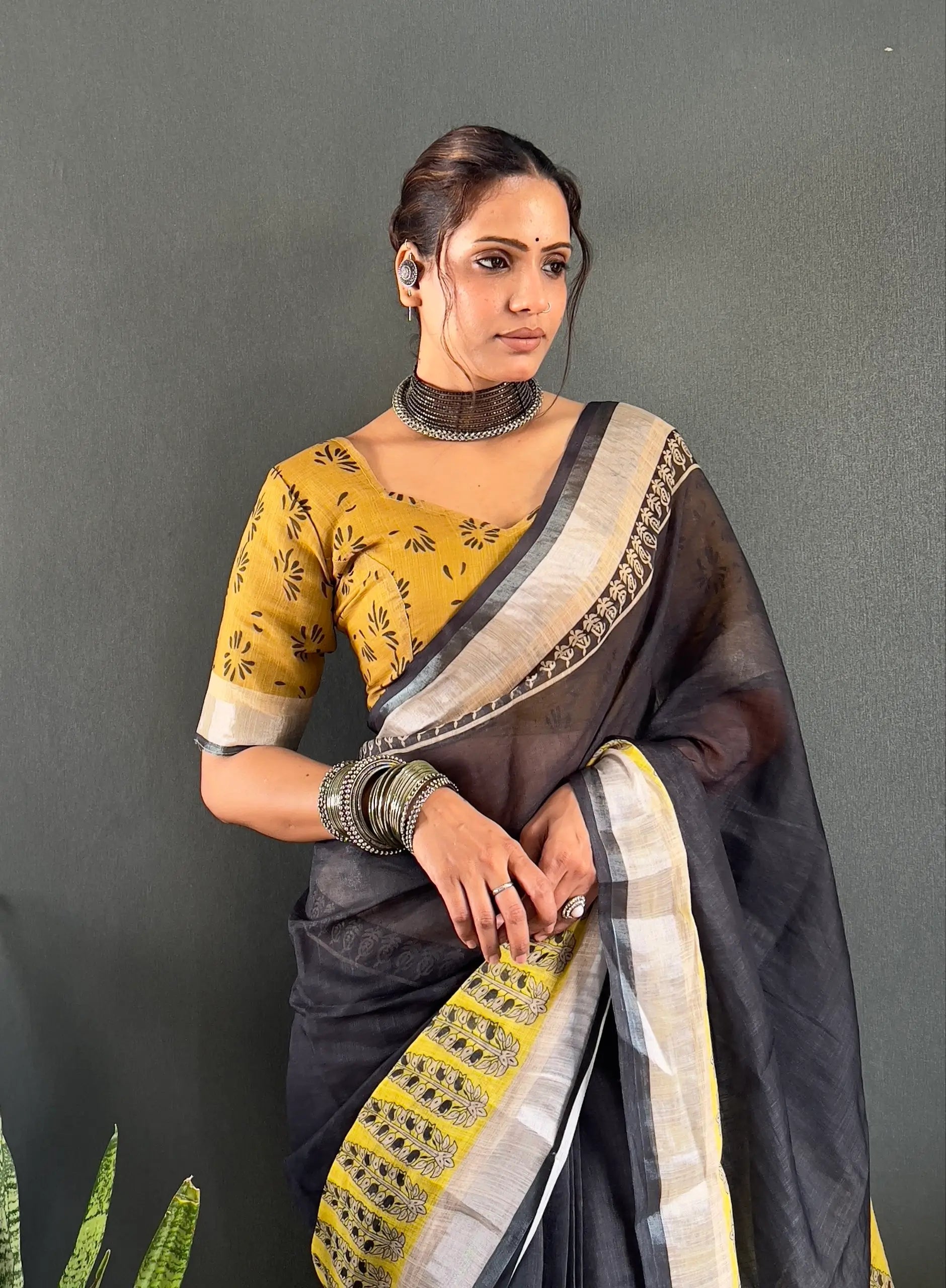Floral Print Linen Saree