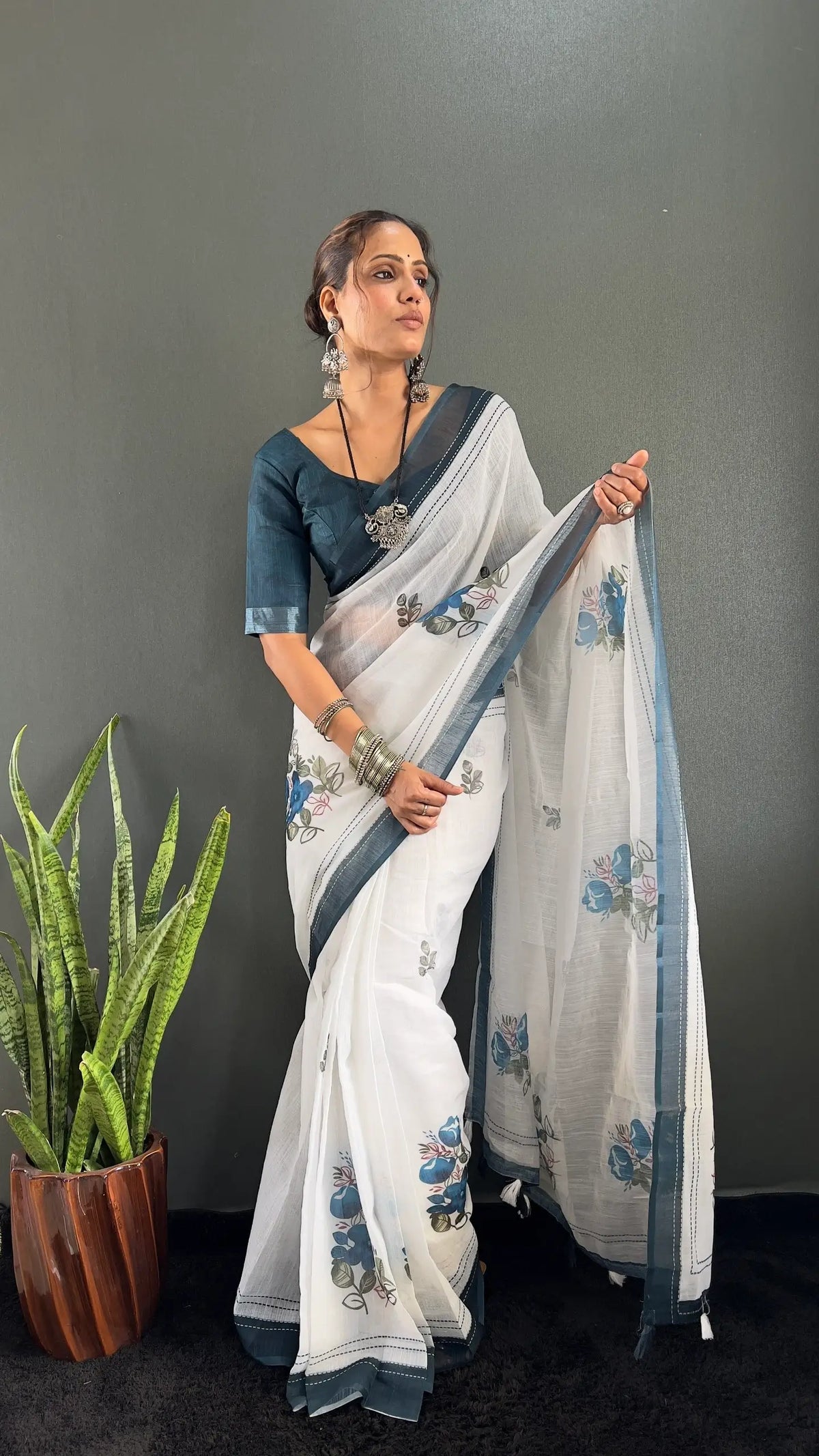 Floral Print Linen Saree