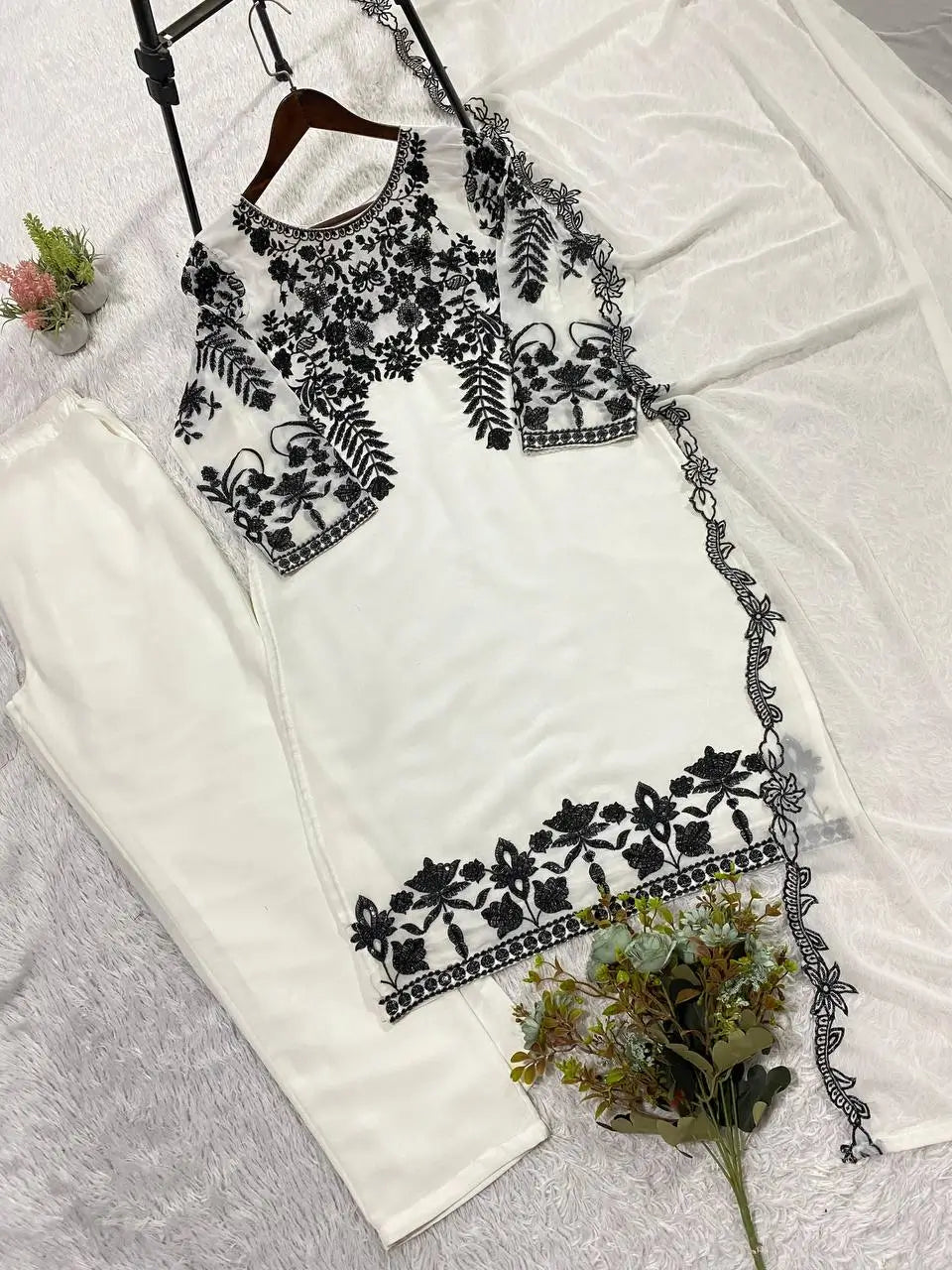 Fox Georgette Kurta Set With Floral Embroidery