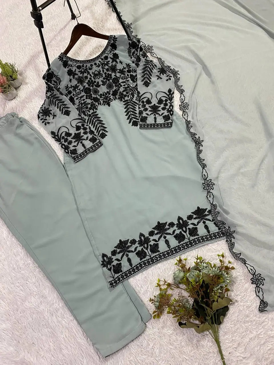 Fox Georgette Kurta Set With Floral Embroidery