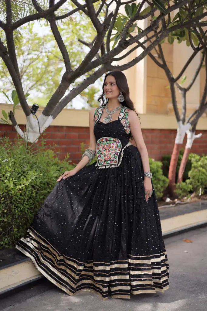 Gamthi Mirror Mukesh Lehenga