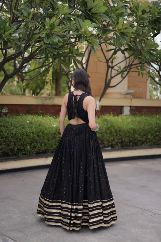 Gamthi Mirror Mukesh Lehenga